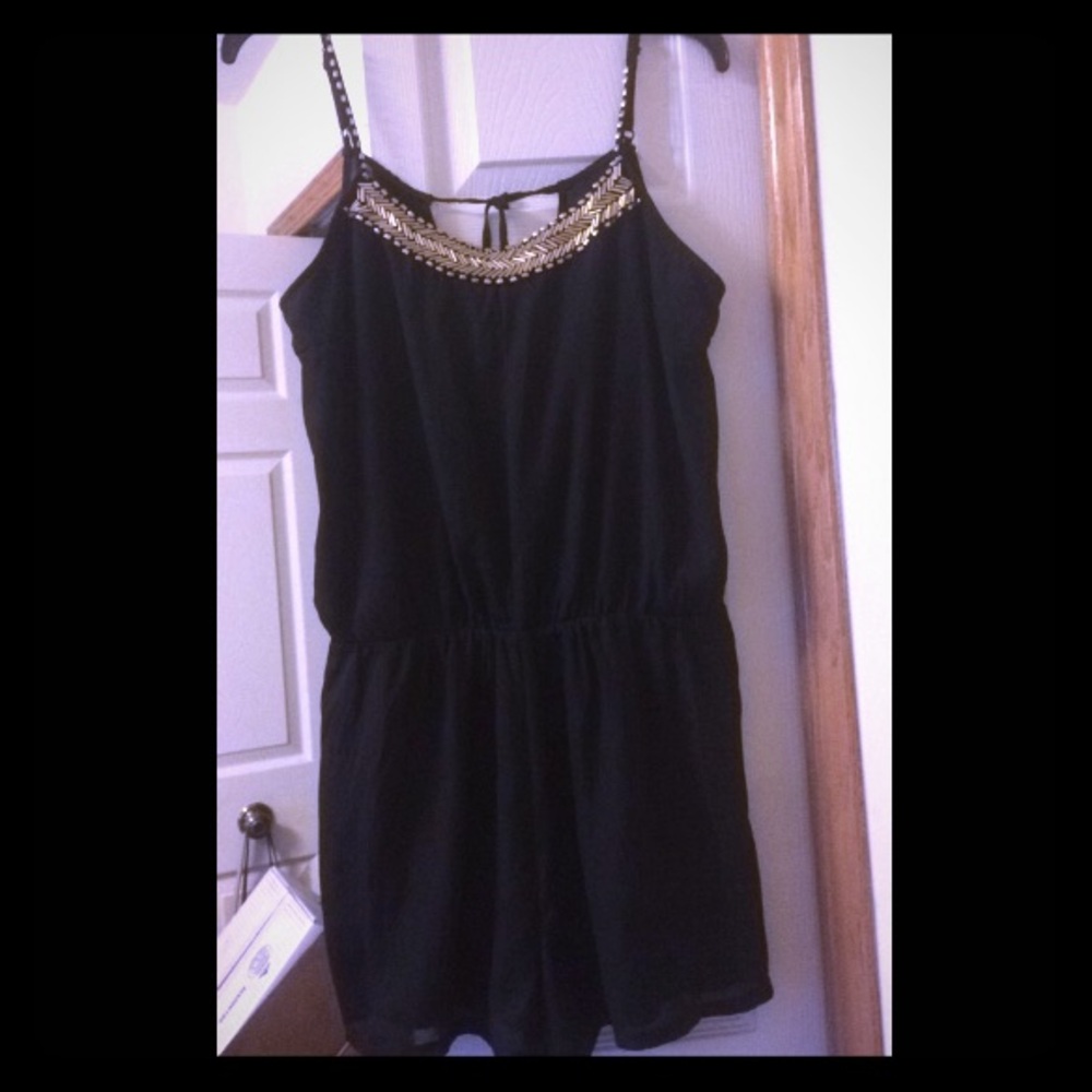charlotte russe romper size L